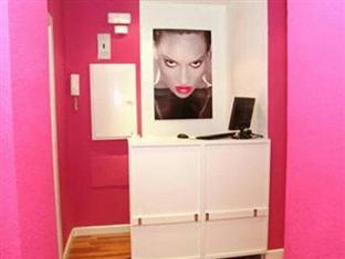 Room Pride Мадрид Экстерьер фото